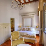 Deluxe Suites More