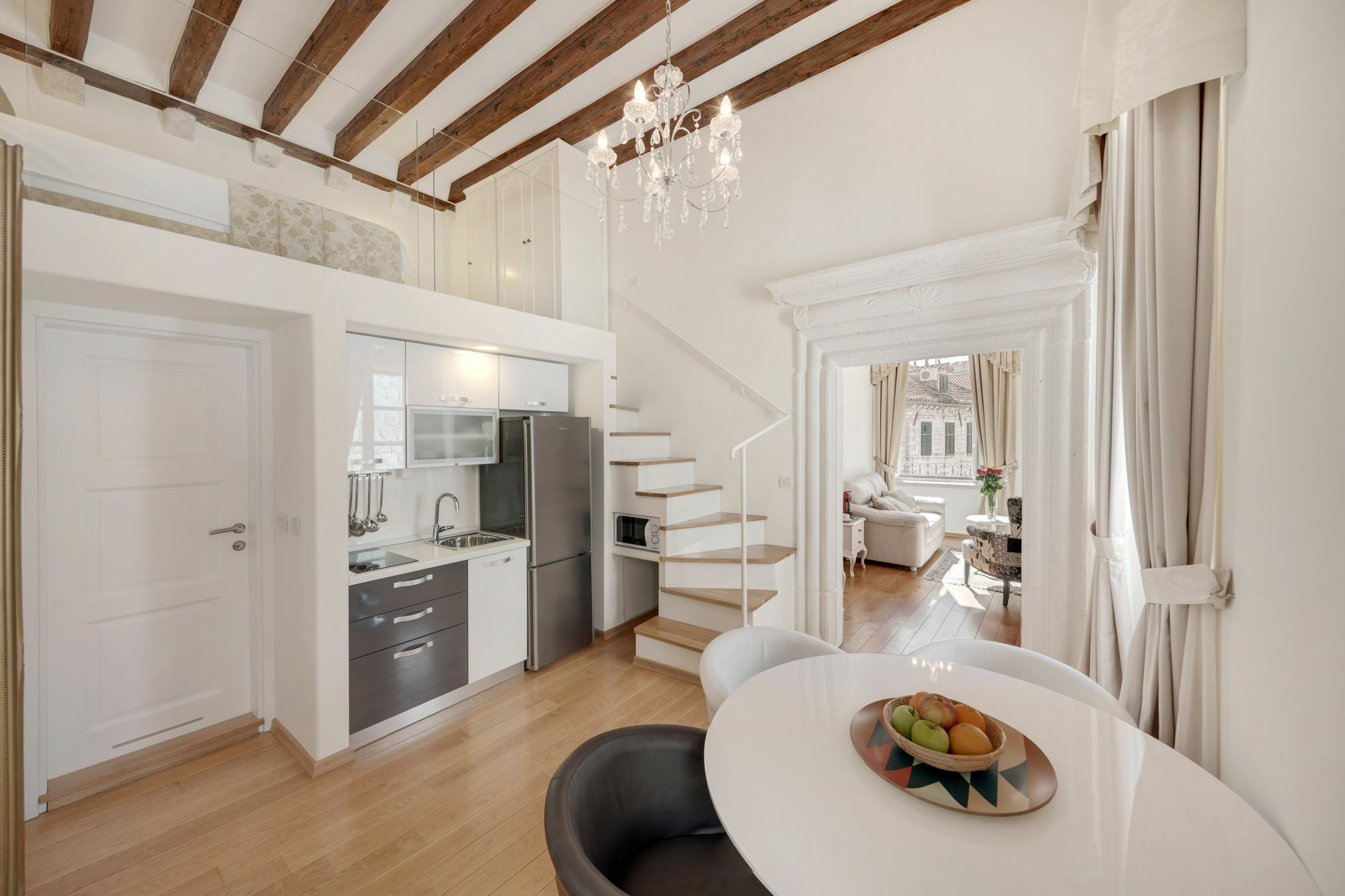 Apartment Deluxe *